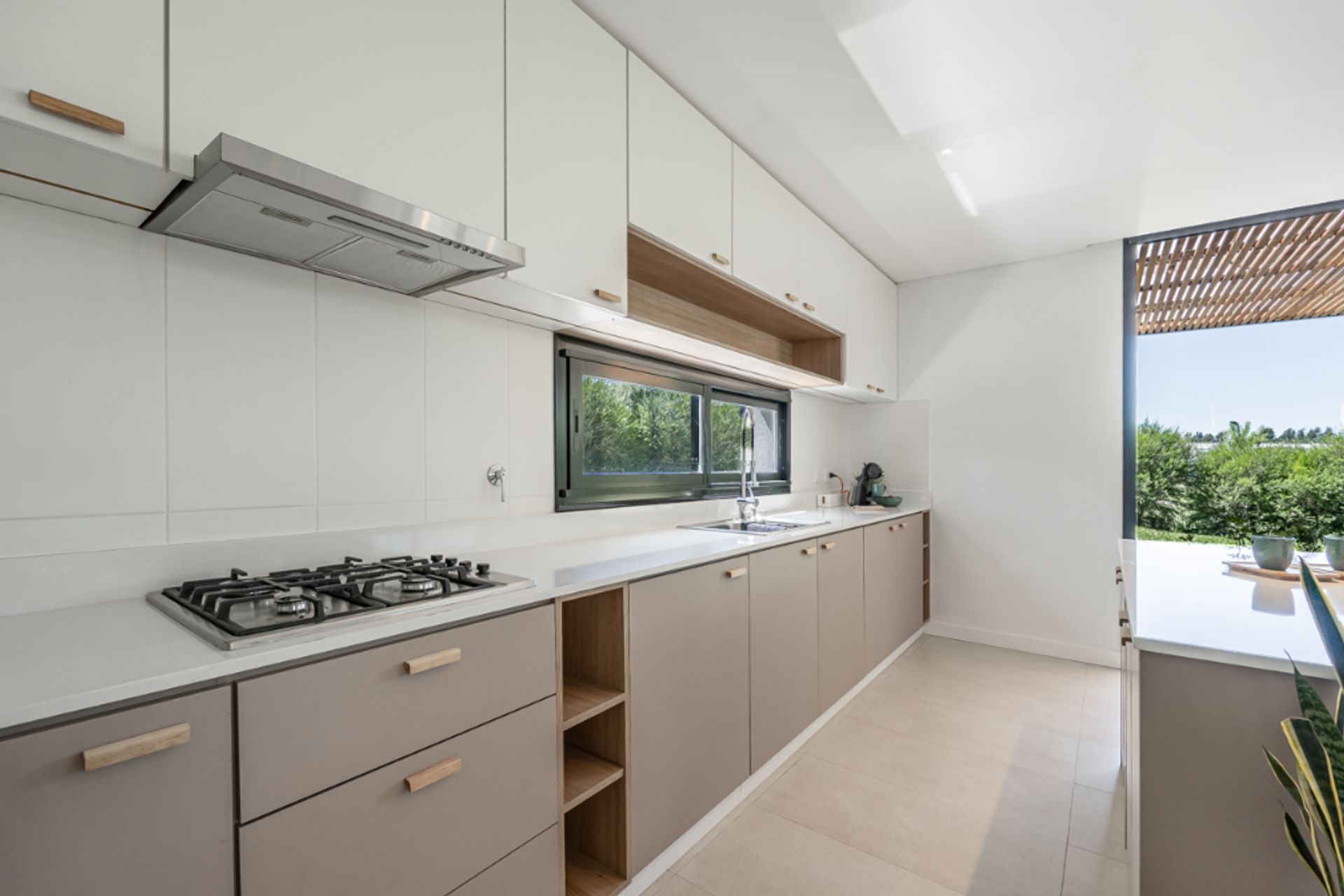 VENTA CASA A ESTRENAR 5 amb. Barrio Carpinchos
