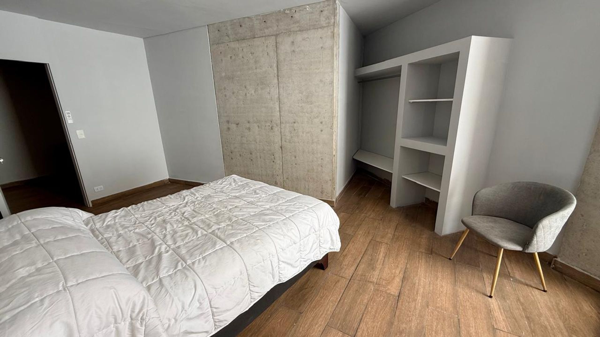 VENTA CASA A ESTRENAR 5 amb. Barrio Carpinchos