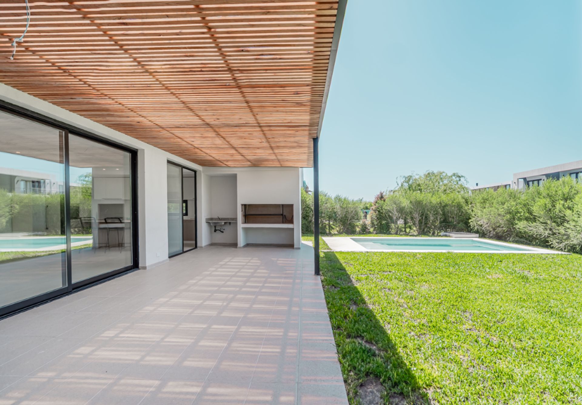 VENTA CASA A ESTRENAR 5 amb. Barrio Carpinchos