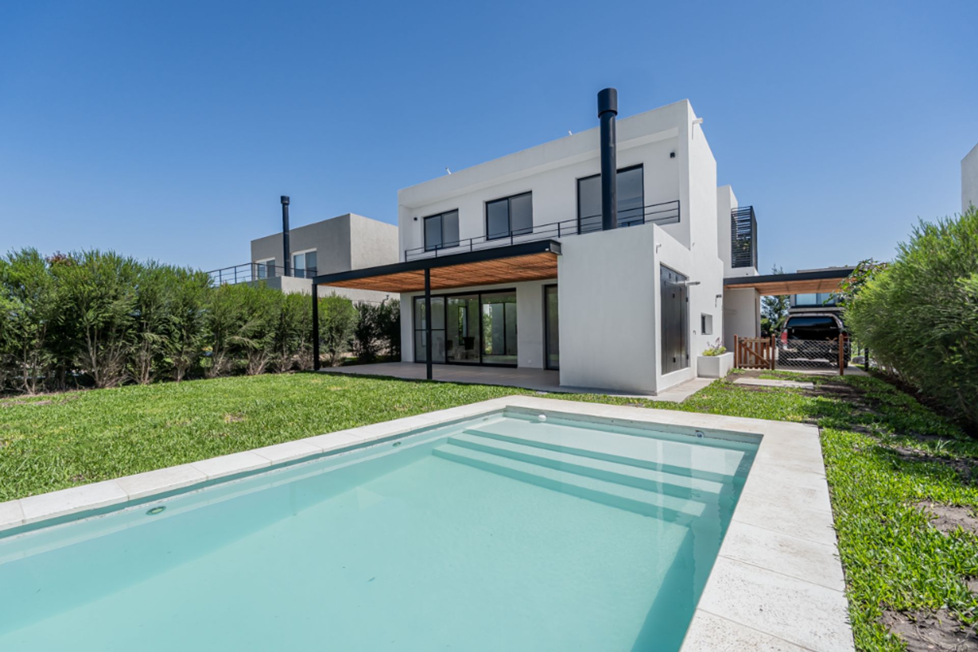 VENTA CASA A ESTRENAR 5 amb. Barrio Carpinchos