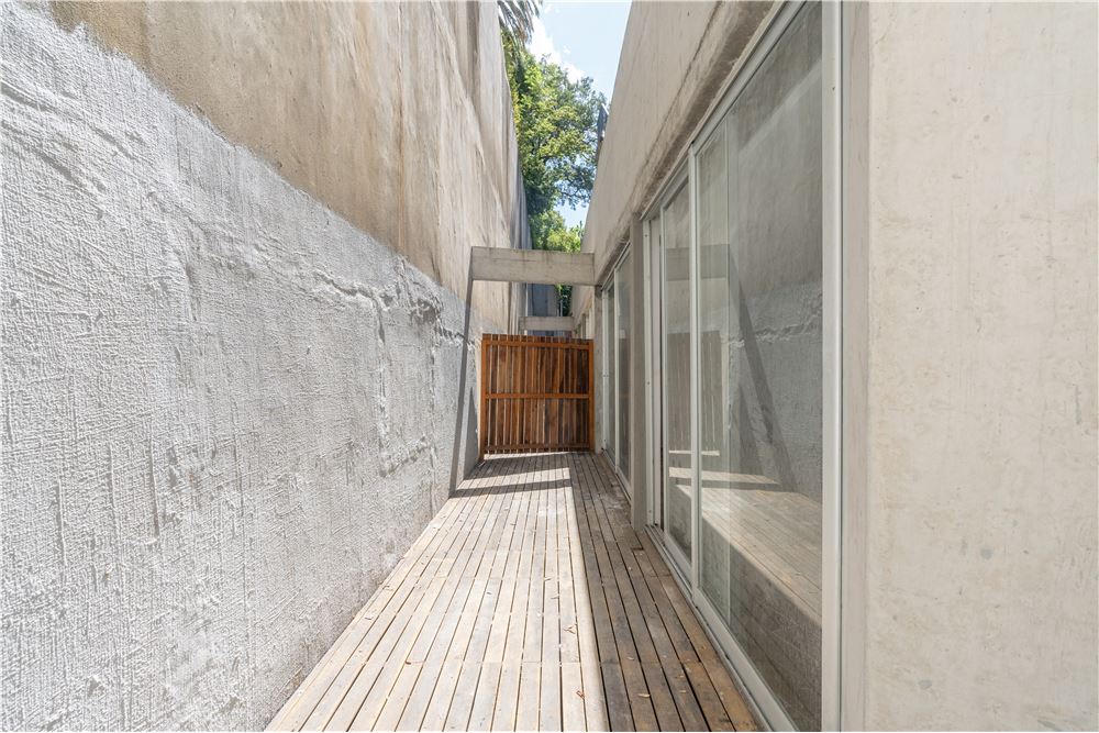 VENTA CASA A ESTRENAR 5 amb. Barrio Carpinchos