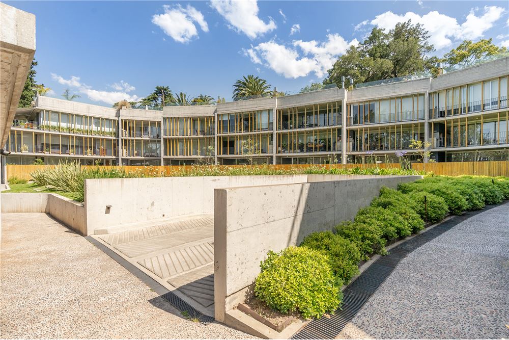 VENTA CASA A ESTRENAR 5 amb. Barrio Carpinchos