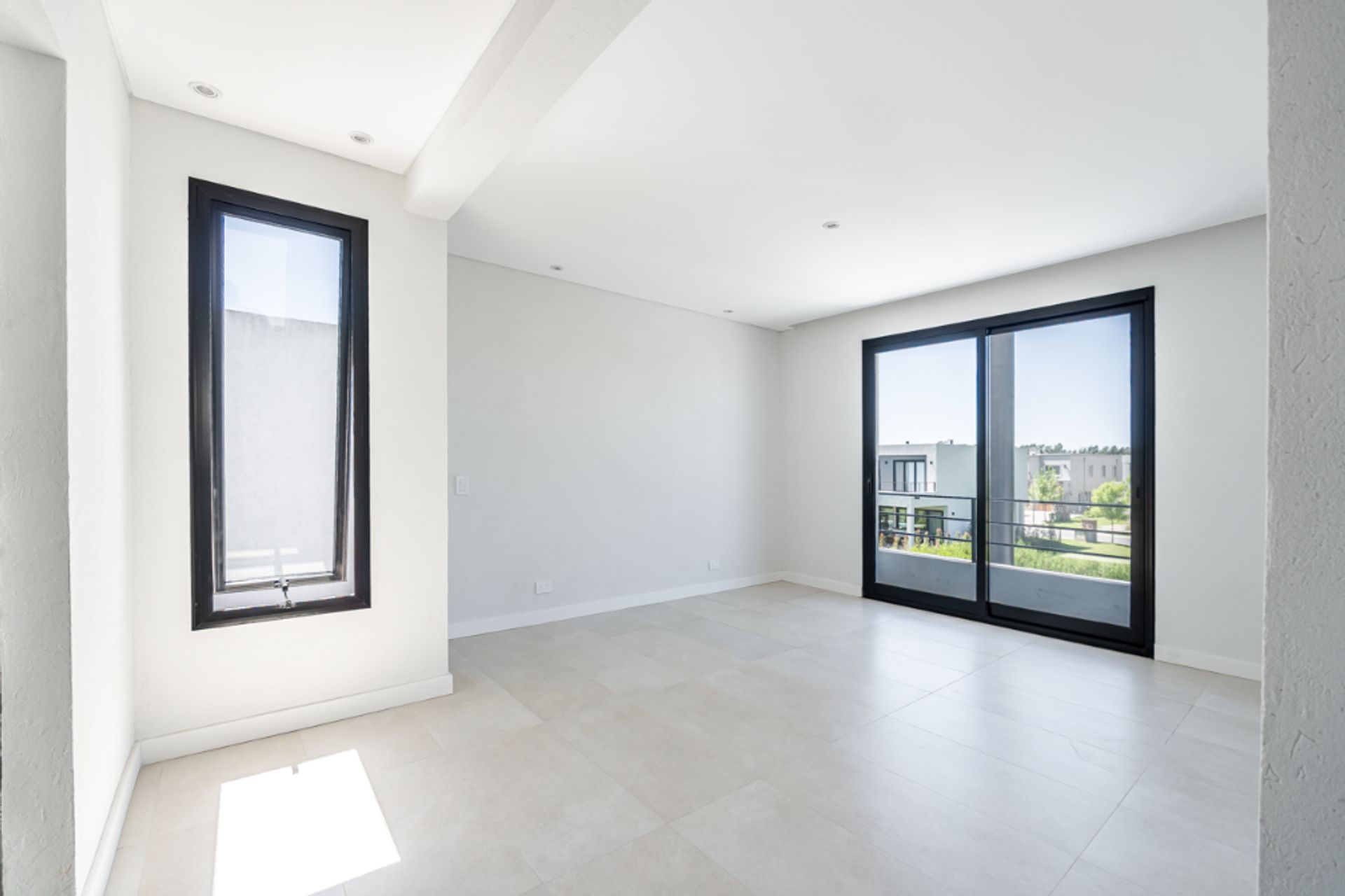 VENTA CASA A ESTRENAR 5 amb. Barrio Carpinchos