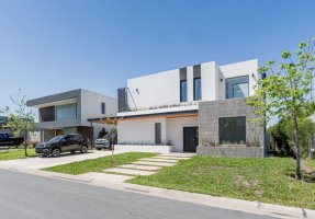 VENTA CASA A ESTRENAR 4 amb. Barrio Carpinchos