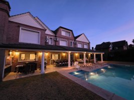 Alquiler temporario Lindísima Casa en Club Newman