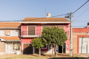 Vta En Bloque Vivienda Locales Cocheras Inversion