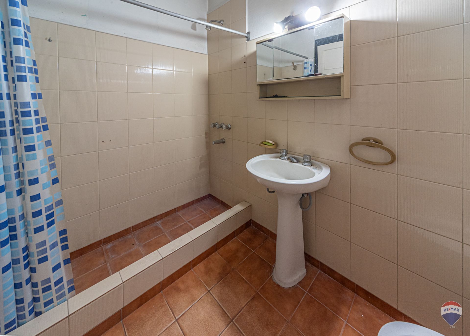 Venta casa 3 amb. a refaccionar Villa Martelli
