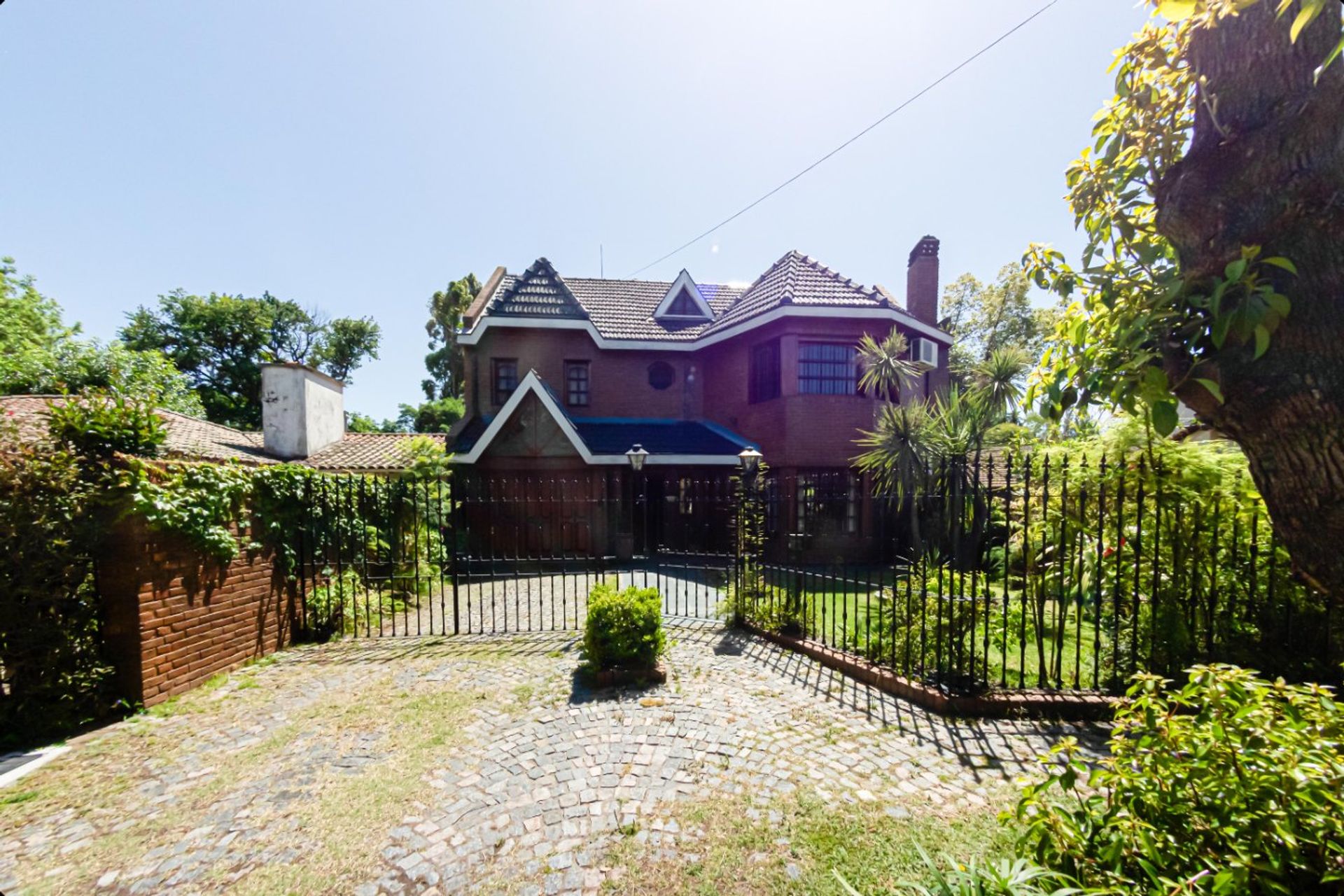 House For Sale 5 Rooms - Gral Pacheco - Tigre