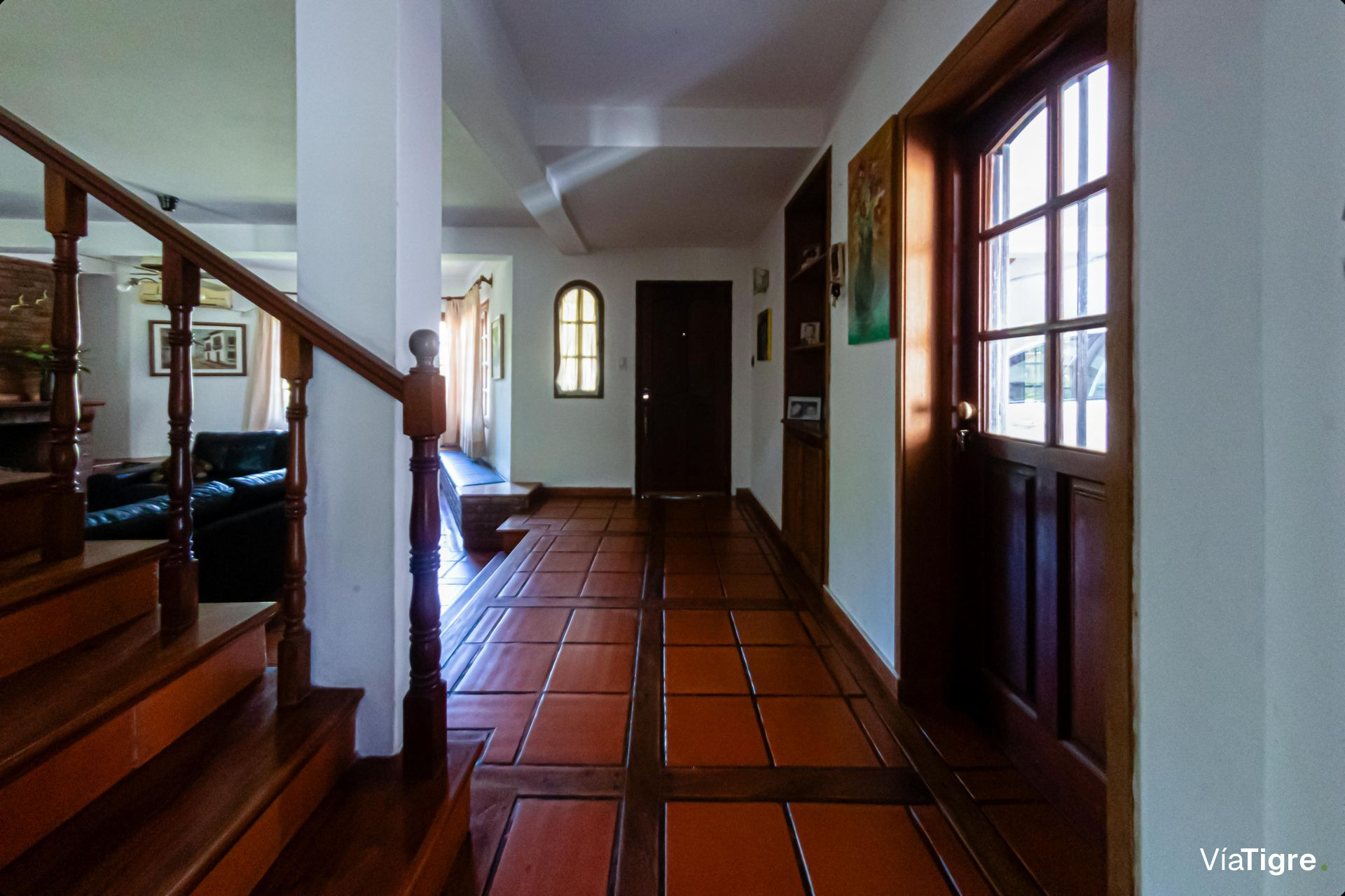 Venta casa con gran jardín y quincho - Pacheco -