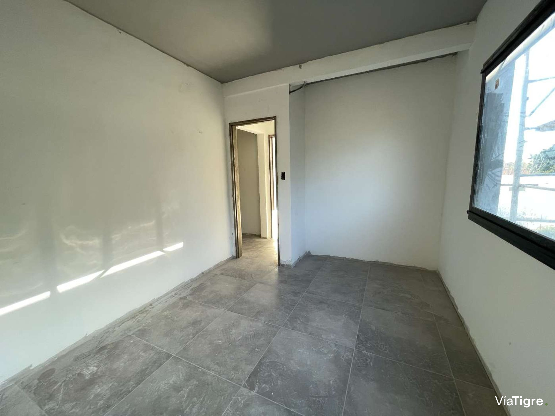Venta casa con gran jardín y quincho - Pacheco -