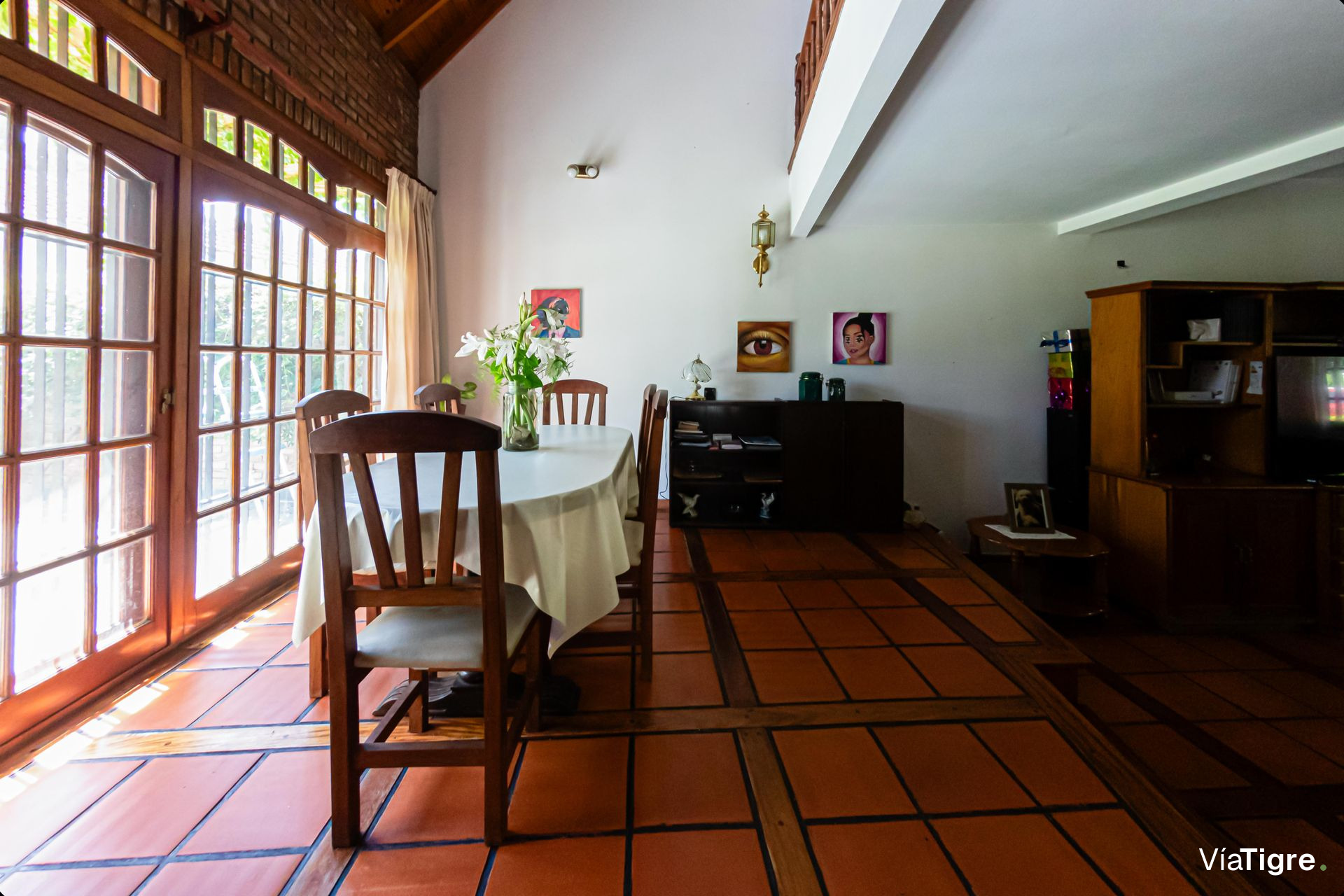 Venta casa con gran jardín y quincho - Pacheco -