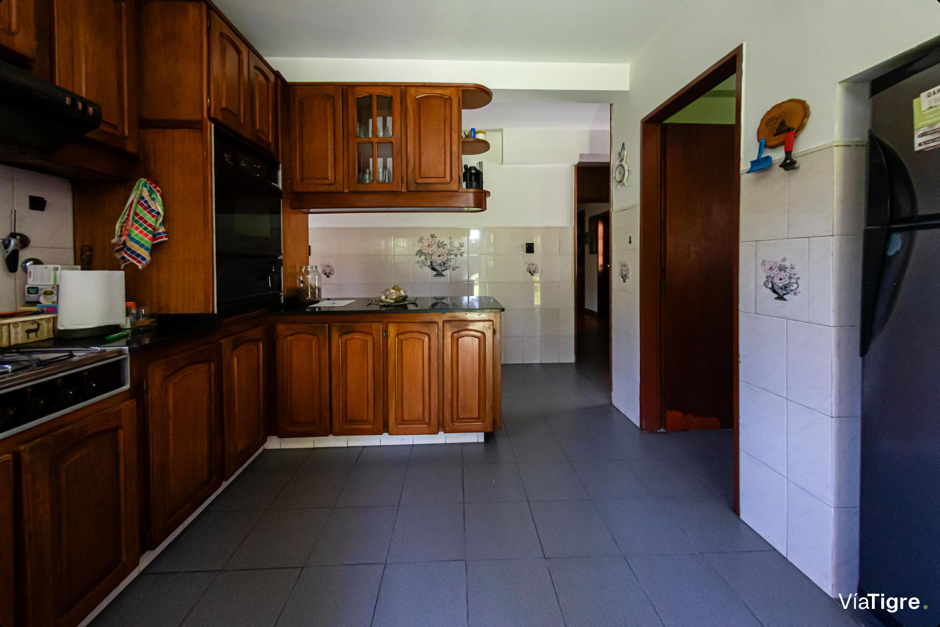 Venta casa con gran jardín y quincho - Pacheco -