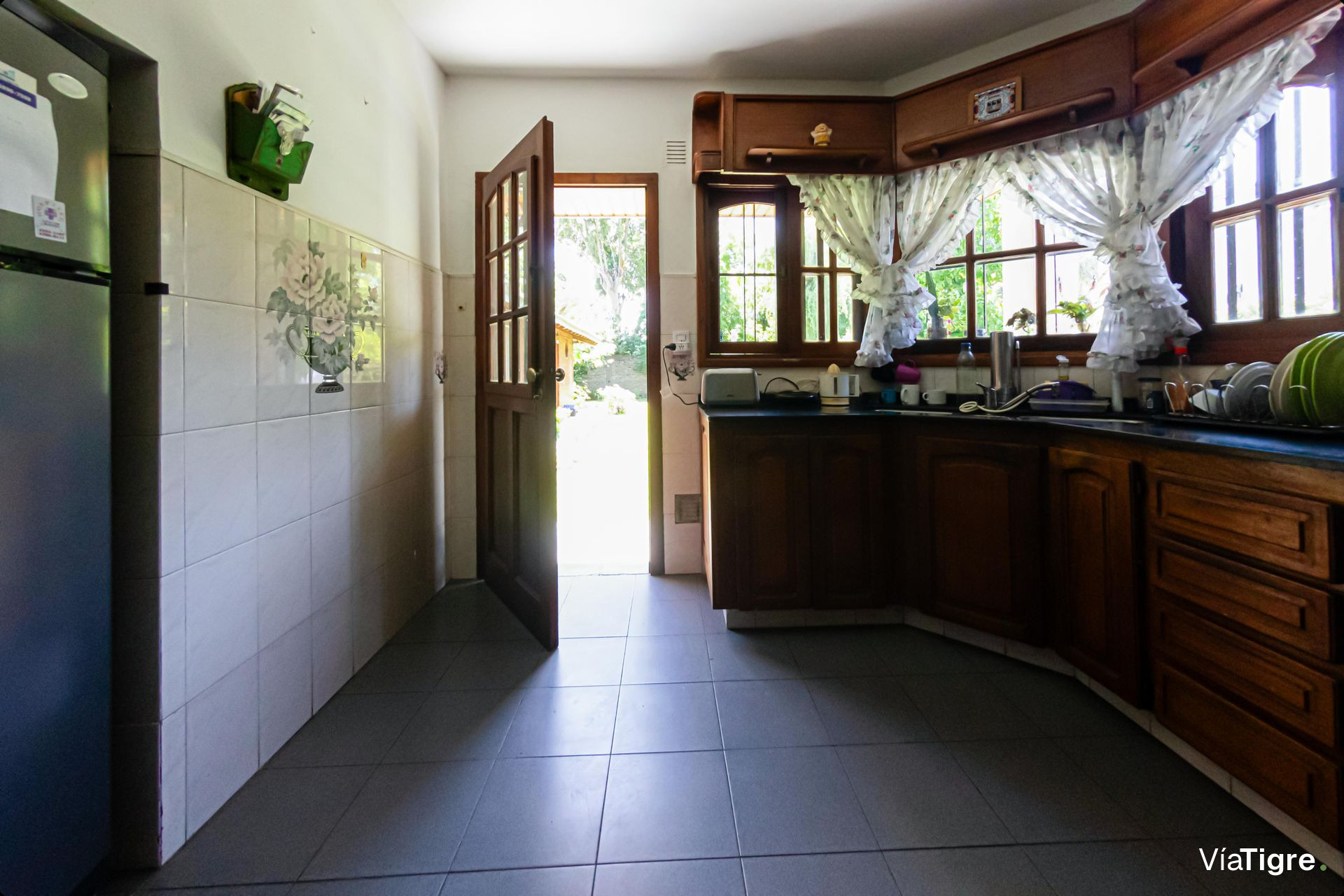 Venta casa con gran jardín y quincho - Pacheco -