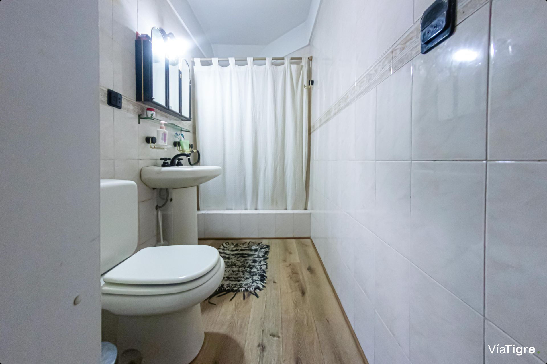 Venta casa con gran jardín y quincho - Pacheco -