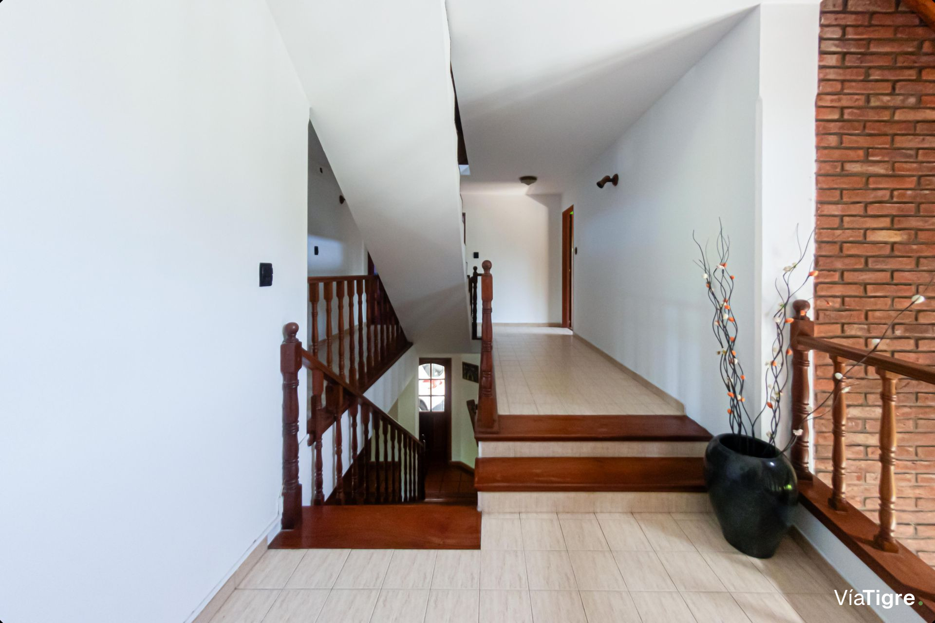 Venta casa con gran jardín y quincho - Pacheco -