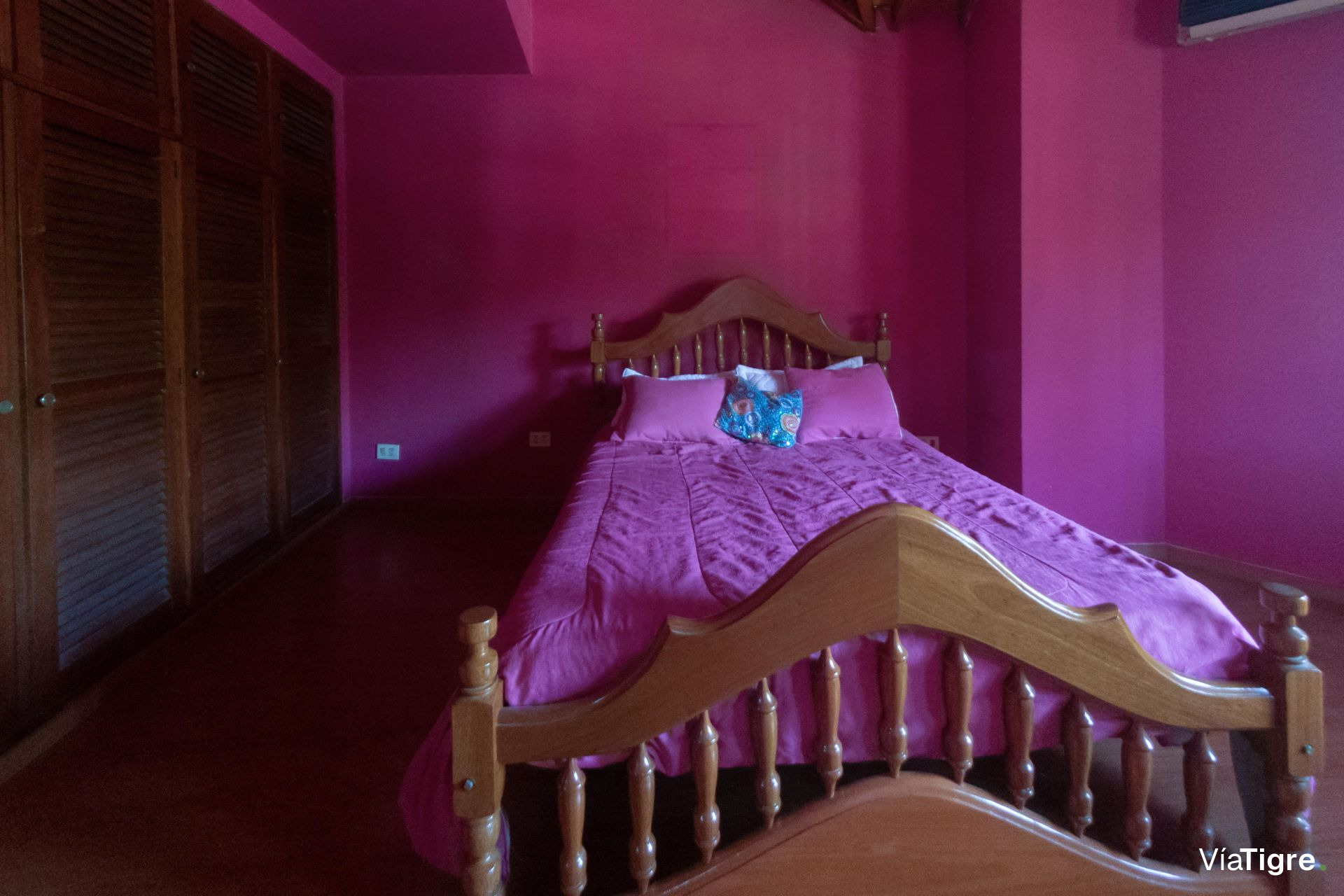 Venta casa con gran jardín y quincho - Pacheco -