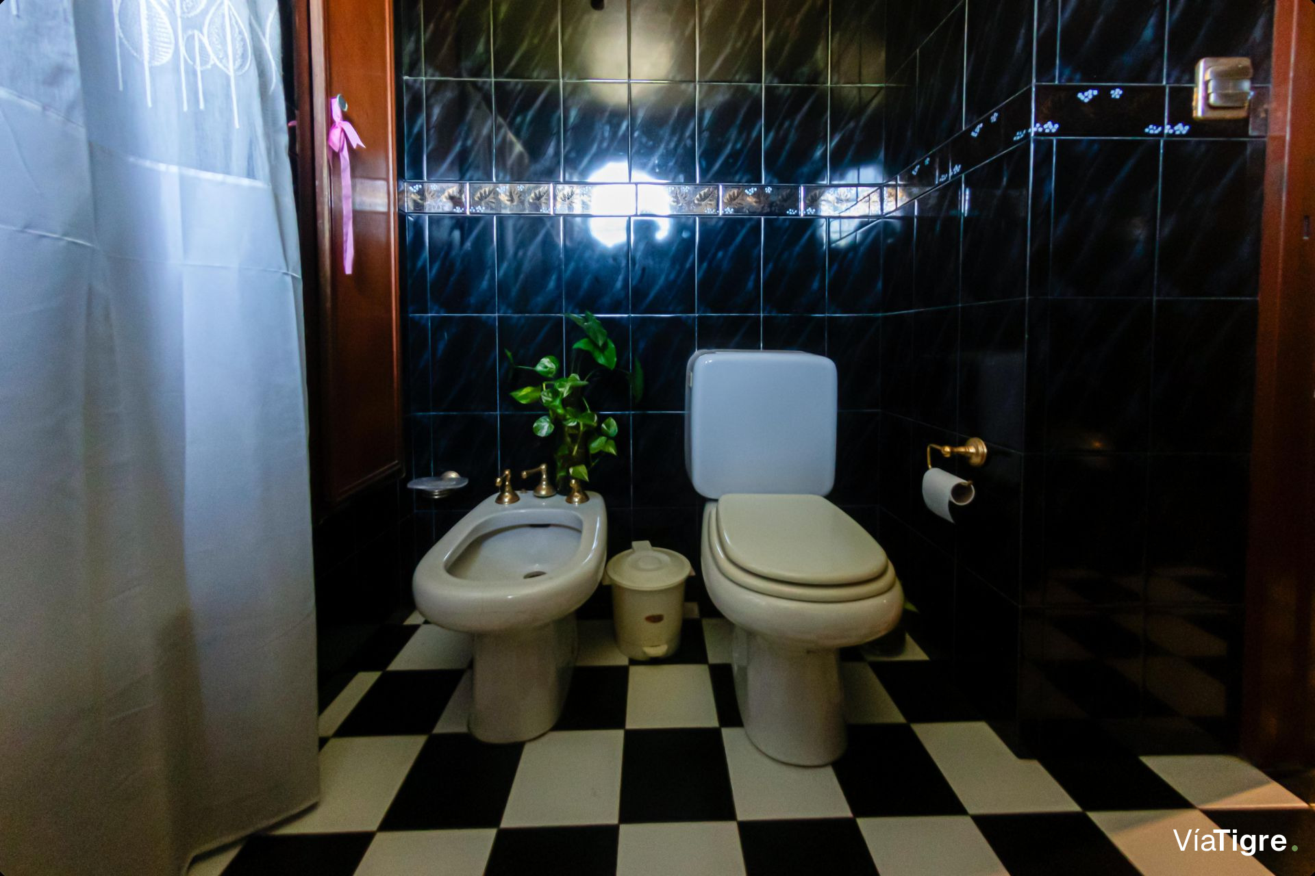 Venta casa con gran jardín y quincho - Pacheco -