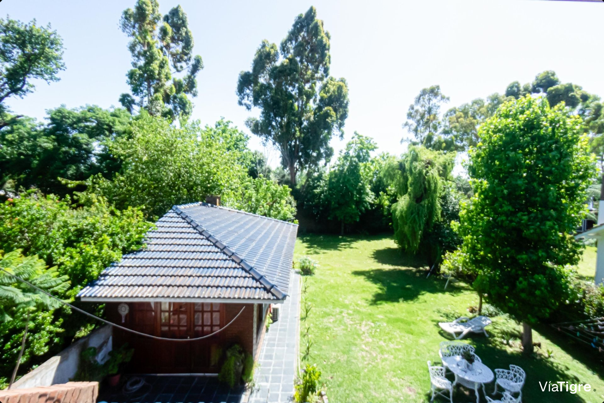 Venta casa con gran jardín y quincho - Pacheco -