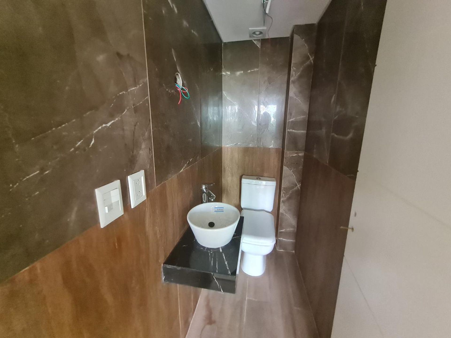Venta De Triple Frente En Tigre - Puerto De Frutos