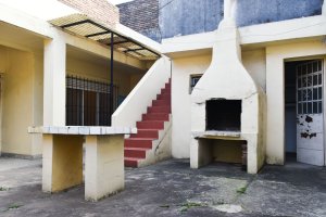 Casa 3 ambientes patio terraza parrilla Boulogne