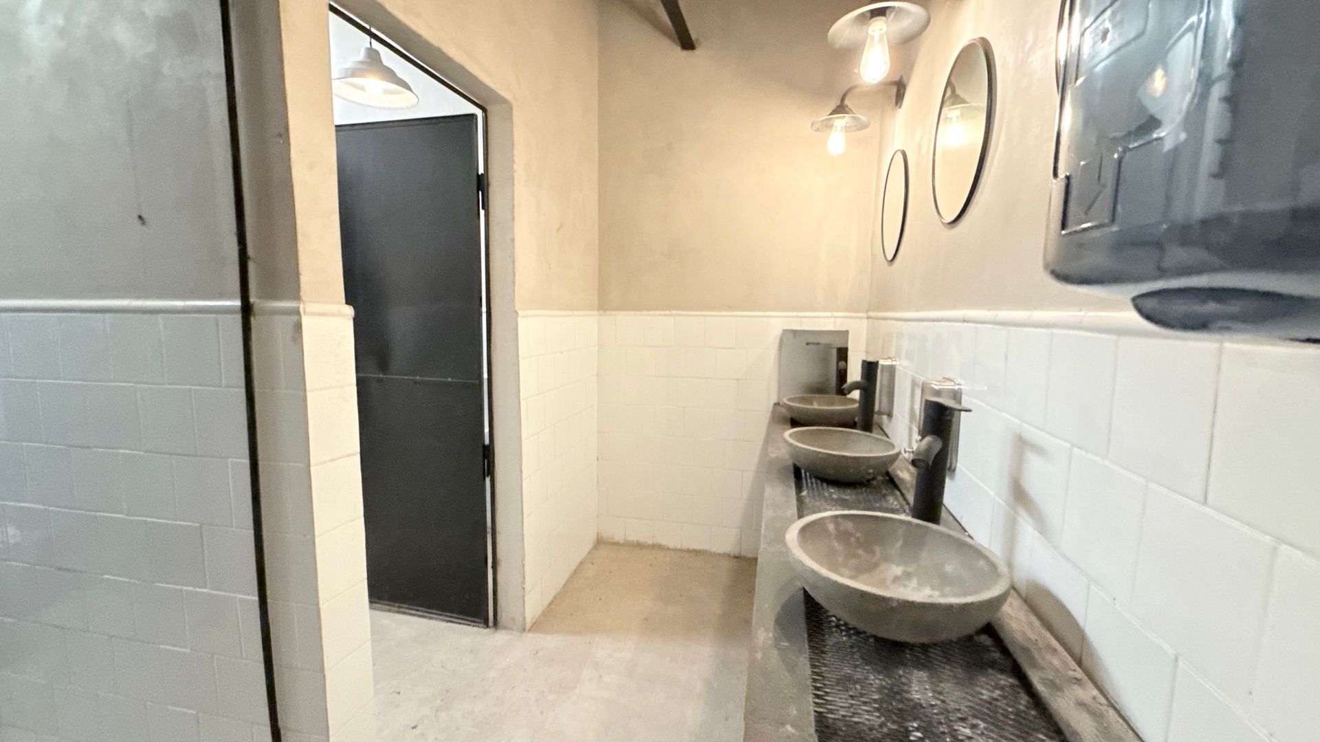 Alquiler local excelente zona San Isidro