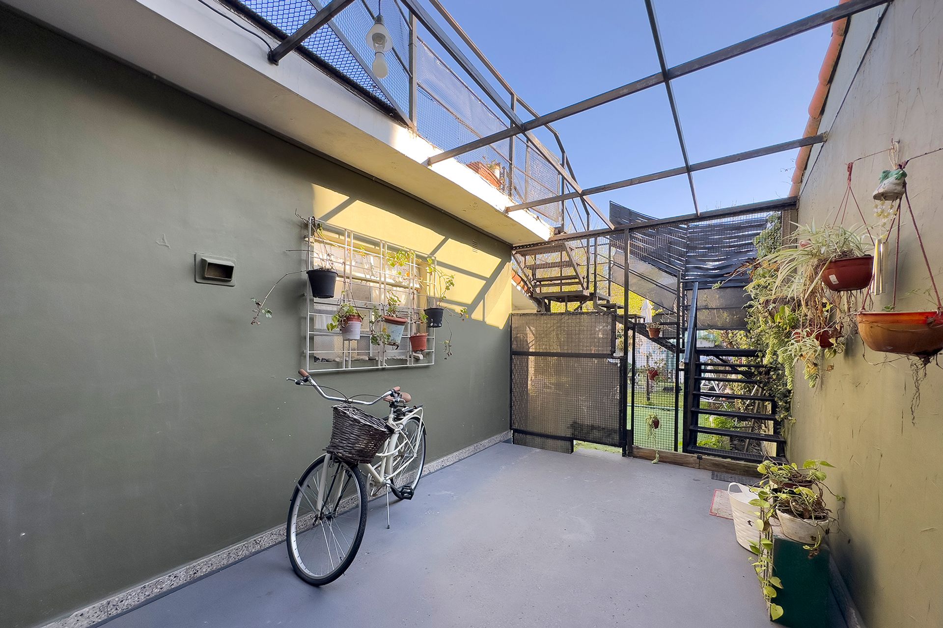 Departamento PH 2 Amb PB al Frente-Villa Martelli