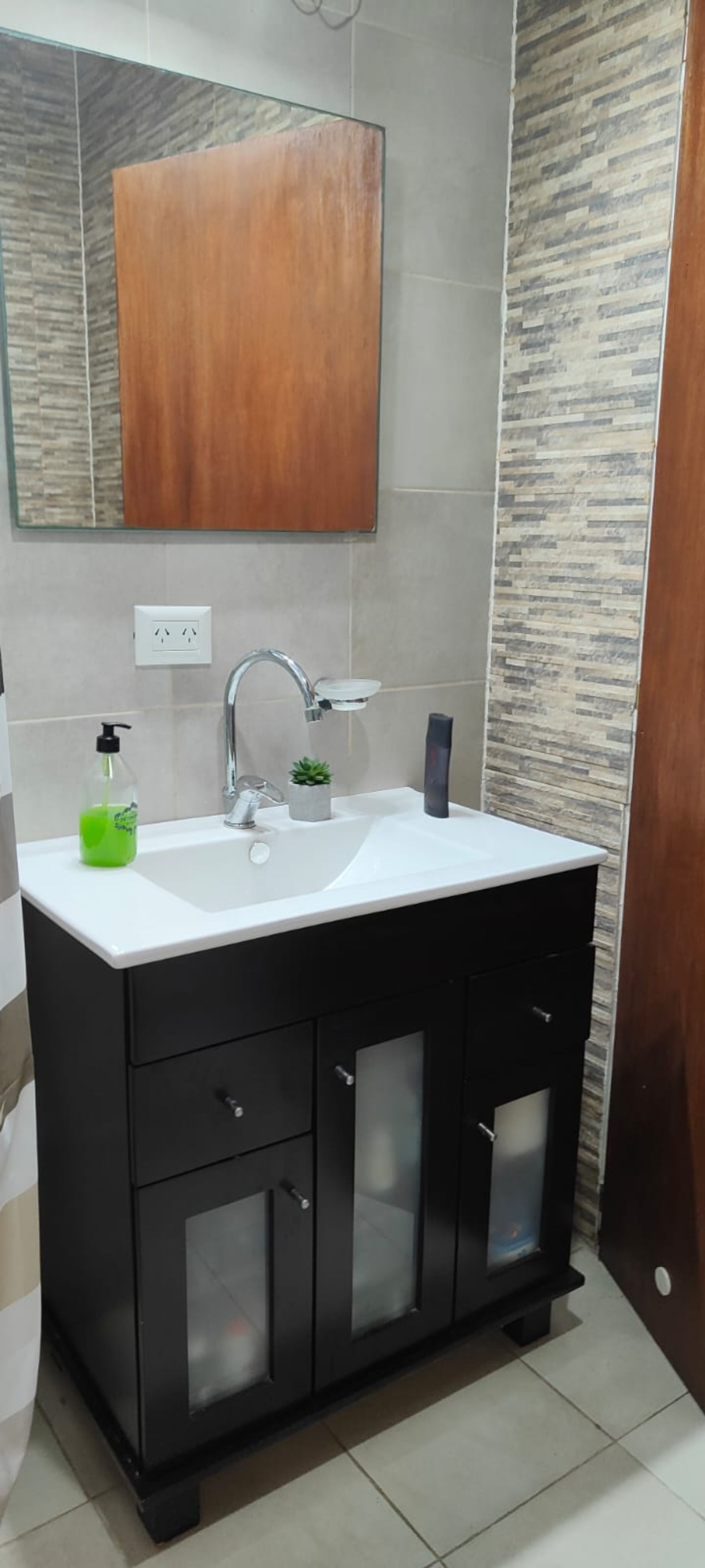 Venta. Duplex Con Balcón Y Cochera. Nordelta
