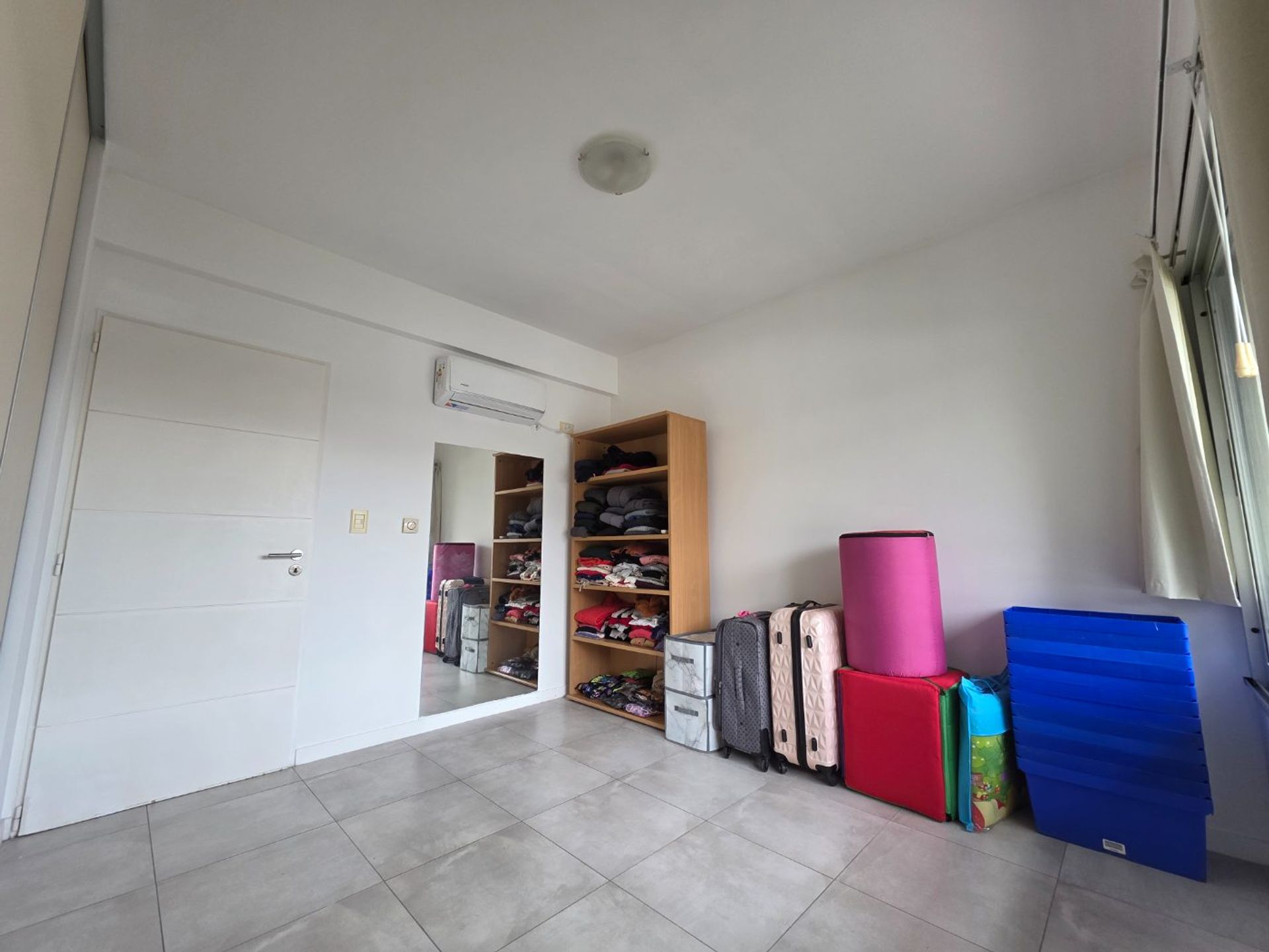 Venta. Duplex Con Balcón Y Cochera. Nordelta