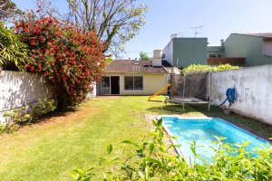 House 4 Rooms for Sale in Martinez