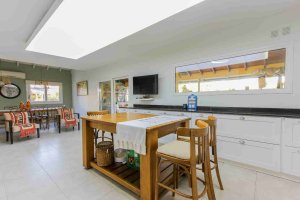 House 4 Rooms for Sale in Martinez