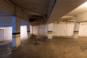 Sale of Garage in San Fernando