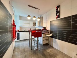 4-Room Apartment for Sale, Renovated, San Fernando