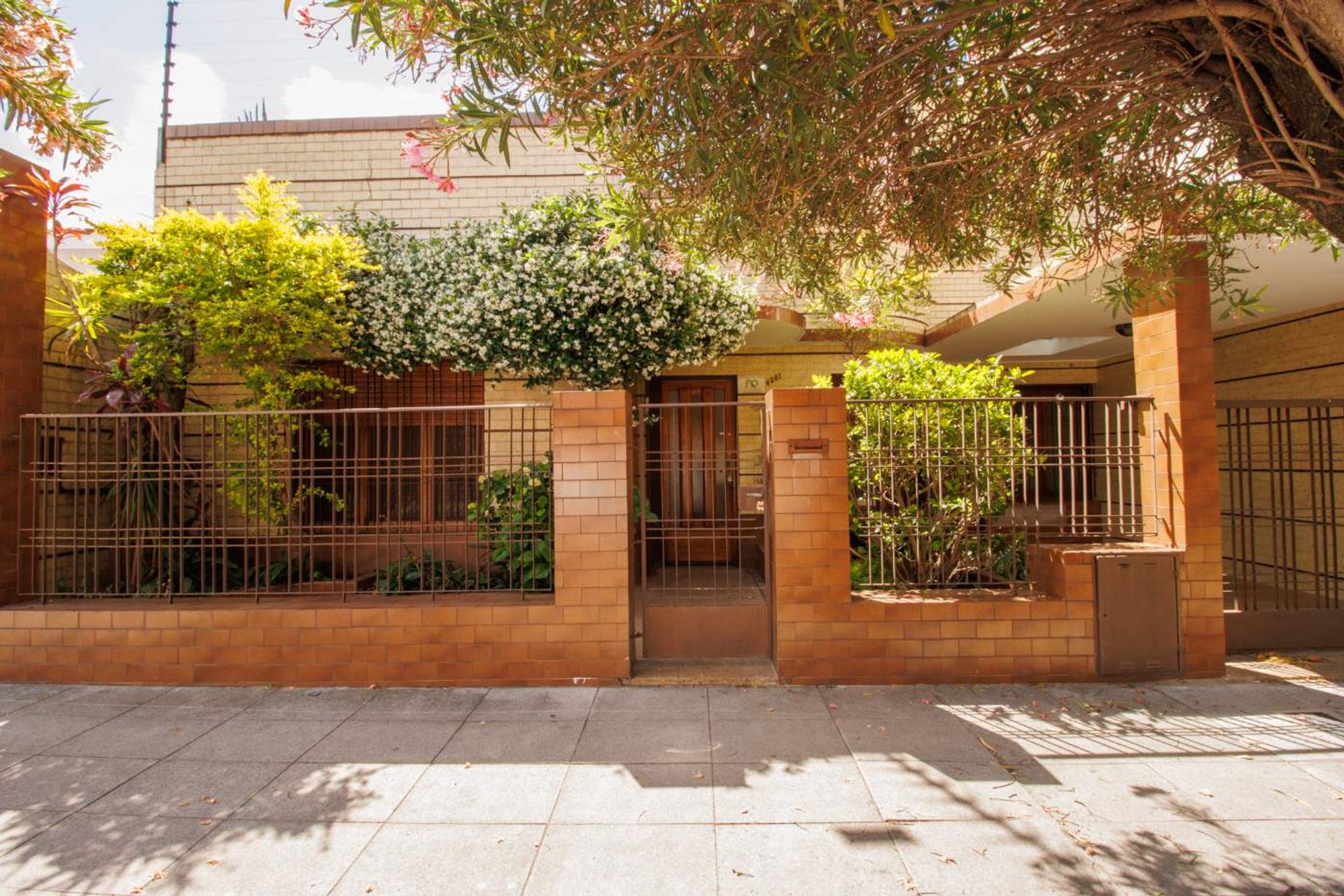 Venta casa con jardín y pileta - Villa Martelli