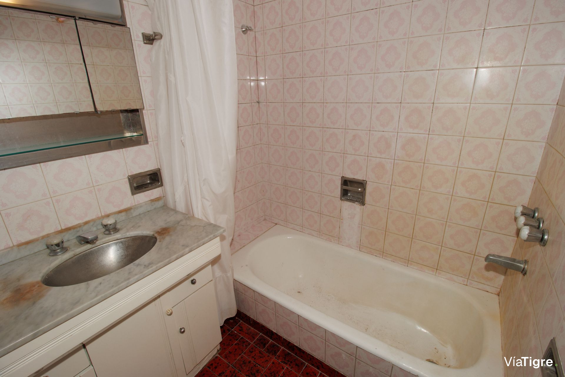 Venta casa con jardín y pileta - Villa Martelli