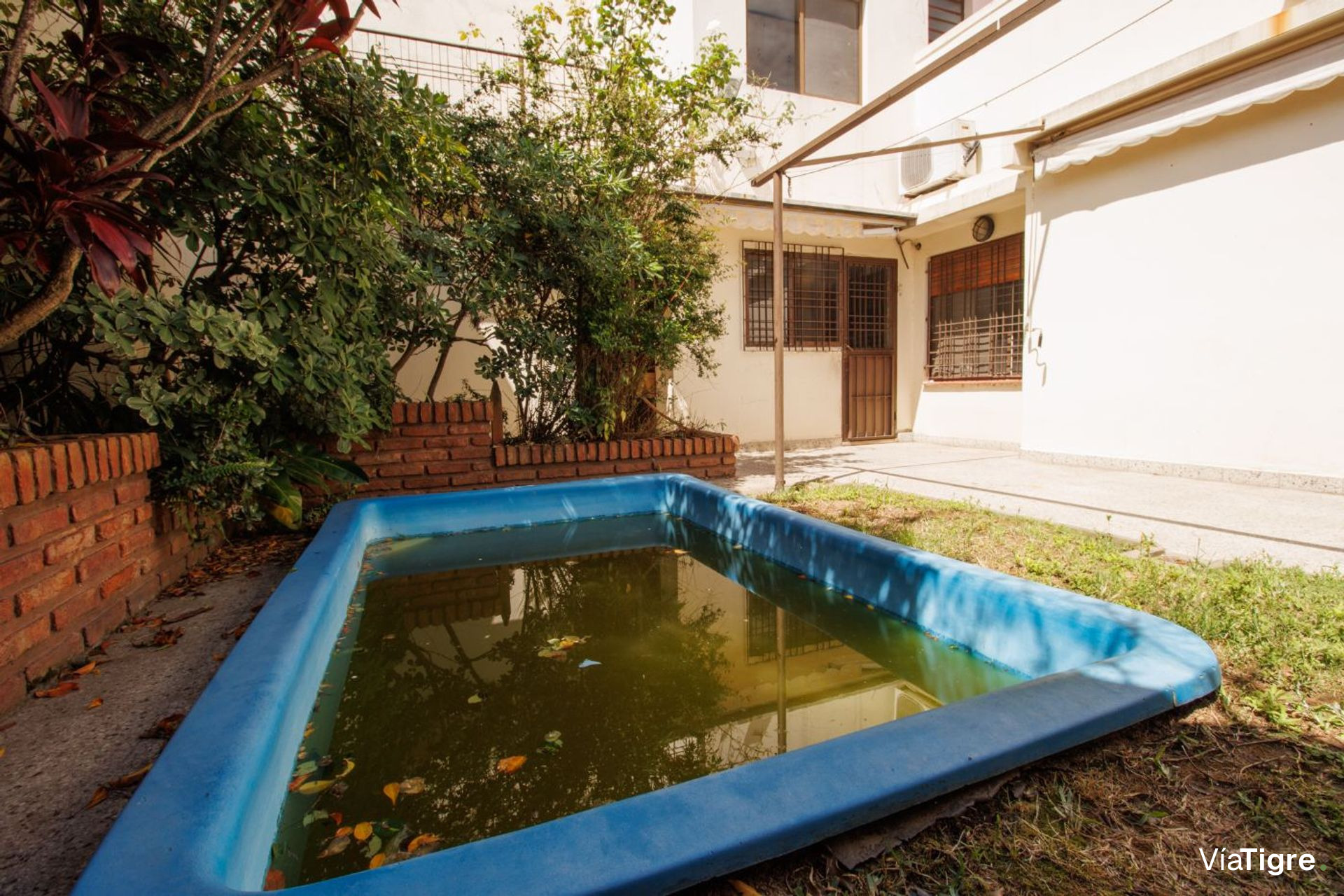 Venta casa con jardín y pileta - Villa Martelli
