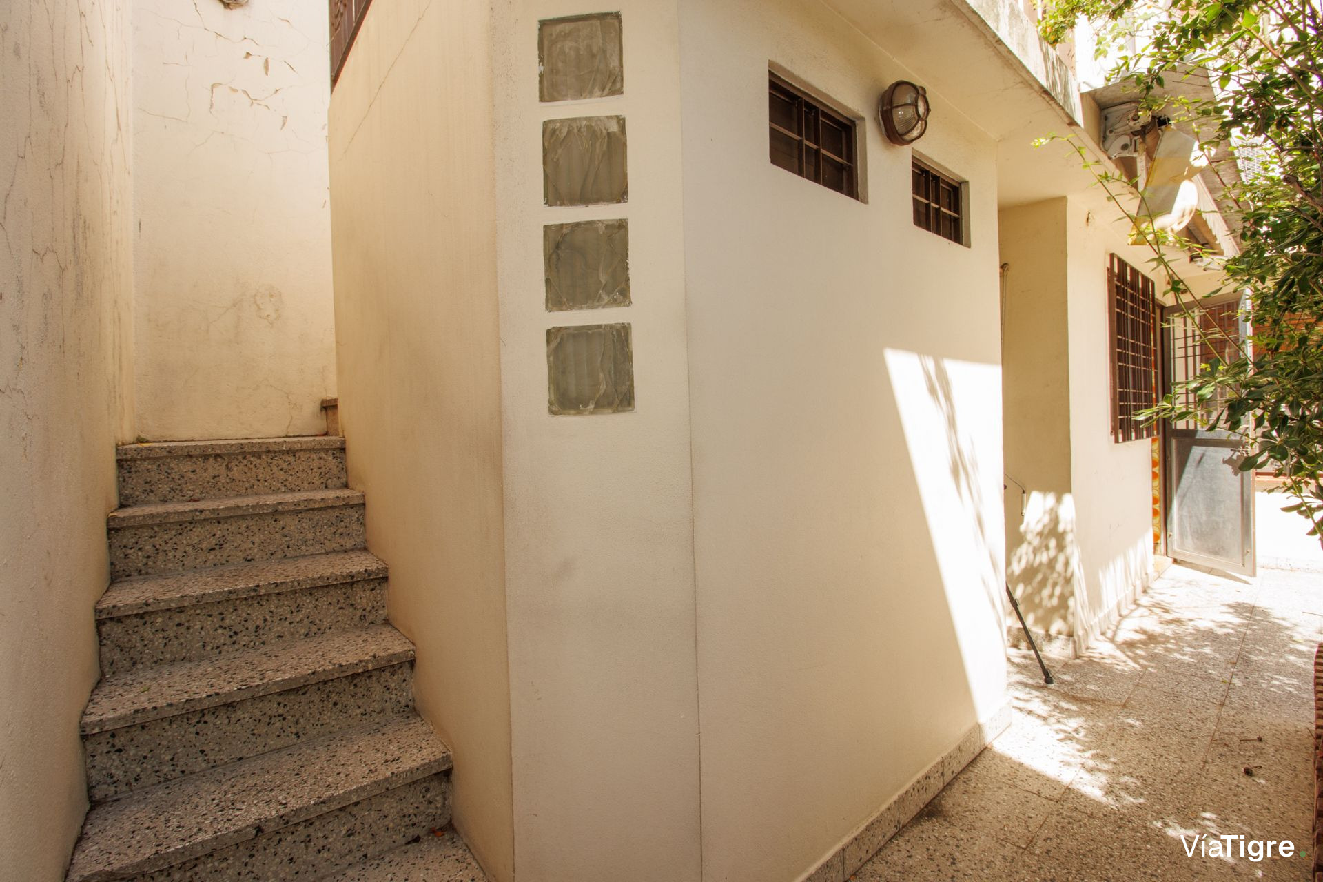 Venta casa con jardín y pileta - Villa Martelli