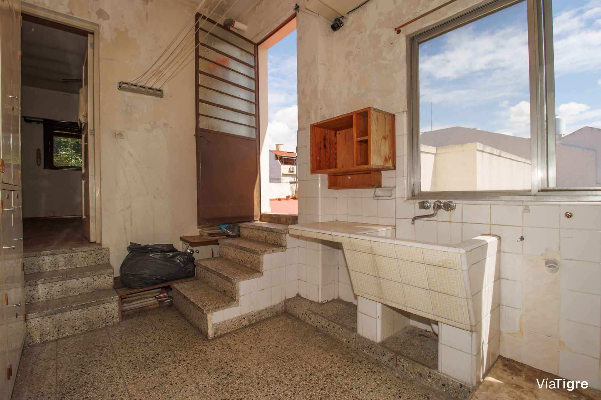 Venta casa con jardín y pileta - Villa Martelli