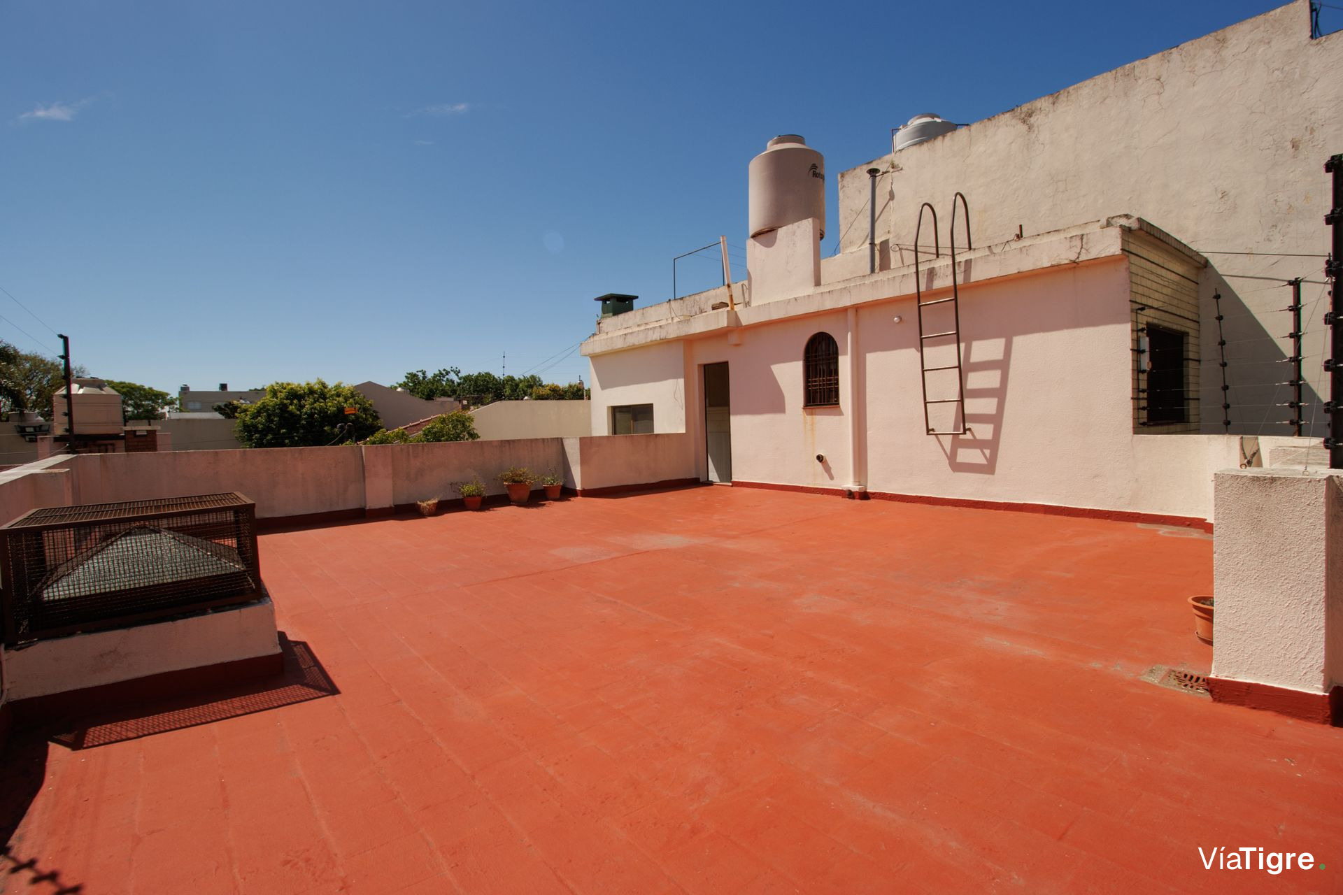 Venta casa con jardín y pileta - Villa Martelli