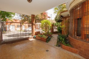 Venta casa con jardín y pileta - Villa Martelli