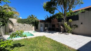 House for Rent. 4 bedrooms, pool, garage.