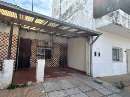 Casa en venta a refaccionar en Villa Martelli