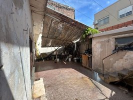 Casa en venta a refaccionar en Villa Martelli