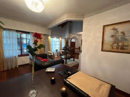 Casa c/ quincho y pileta Villa Adelina