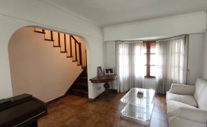 CASA EN VENTA 4 amb/cochera MARTINEZ Exc ubicacion