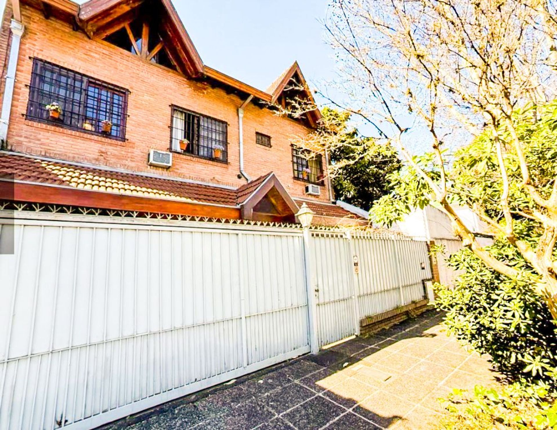 Venta Casa 7 Ambientes Jardín Pileta La Lucila