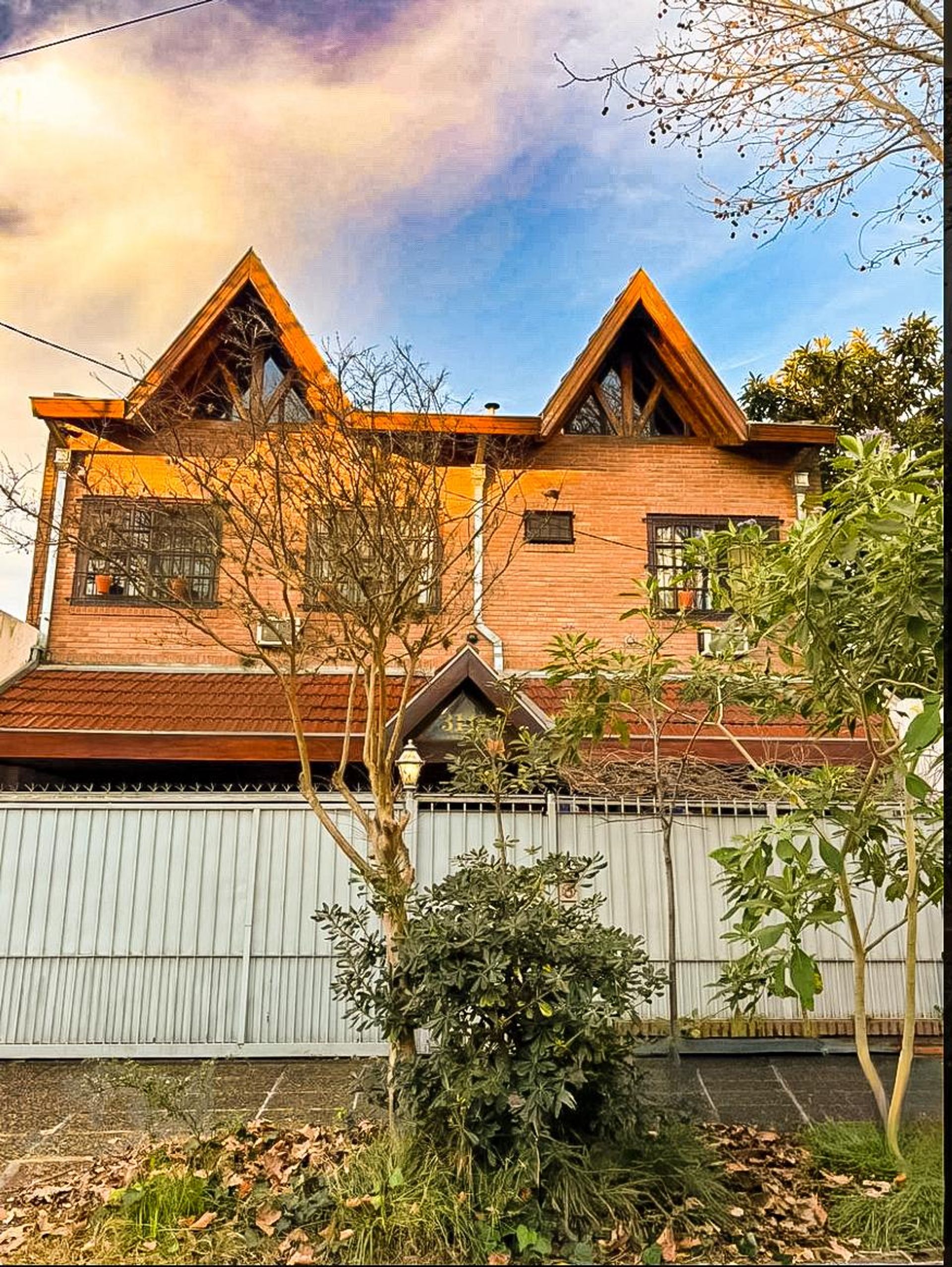 Venta Casa 7 Ambientes Jardín Pileta La Lucila