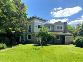 House for Sale in Lomas De Benavidez Neighborhood