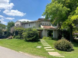 House for Sale in Lomas De Benavidez Neighborhood