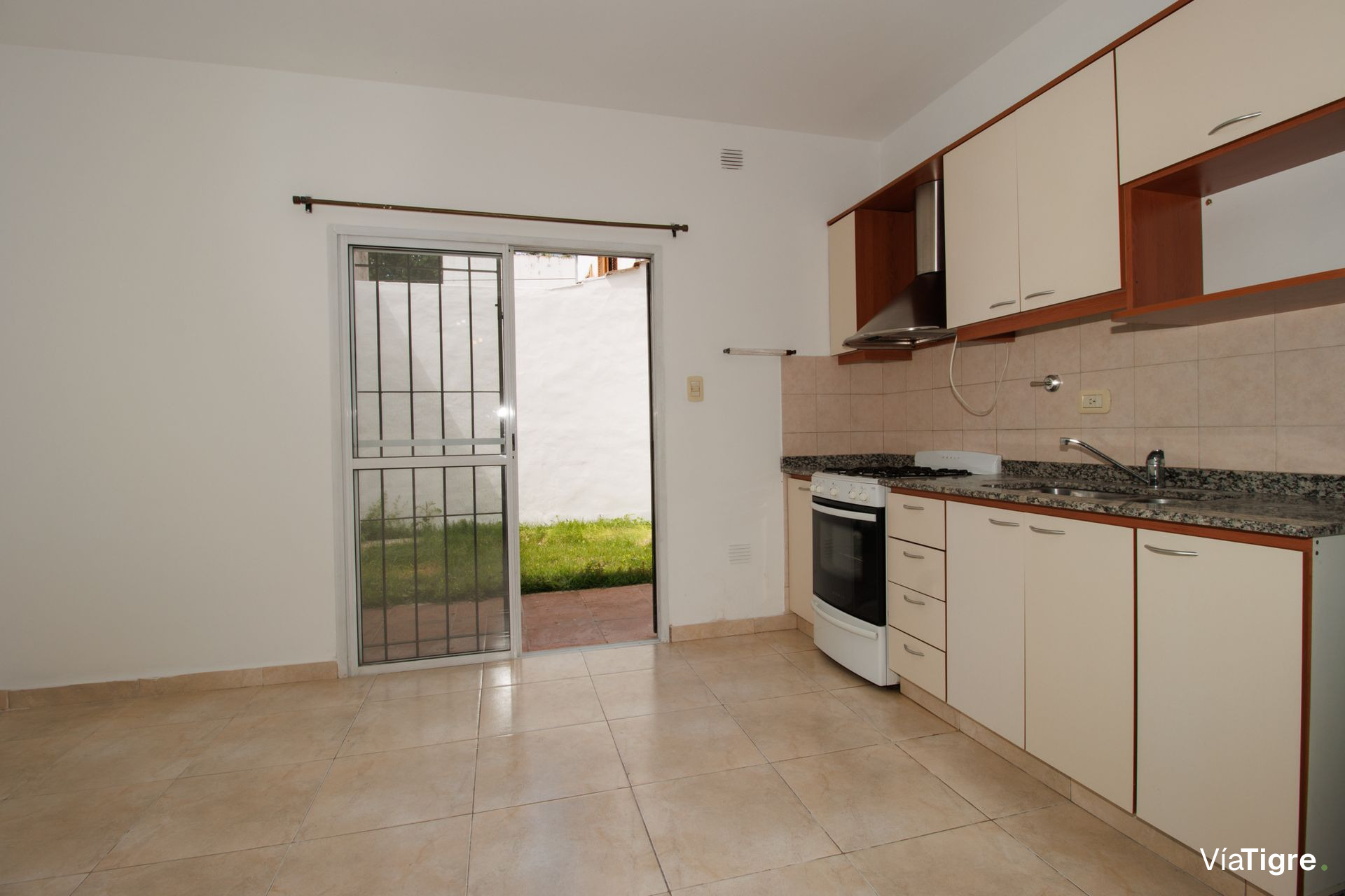 triplex con cochera en munro