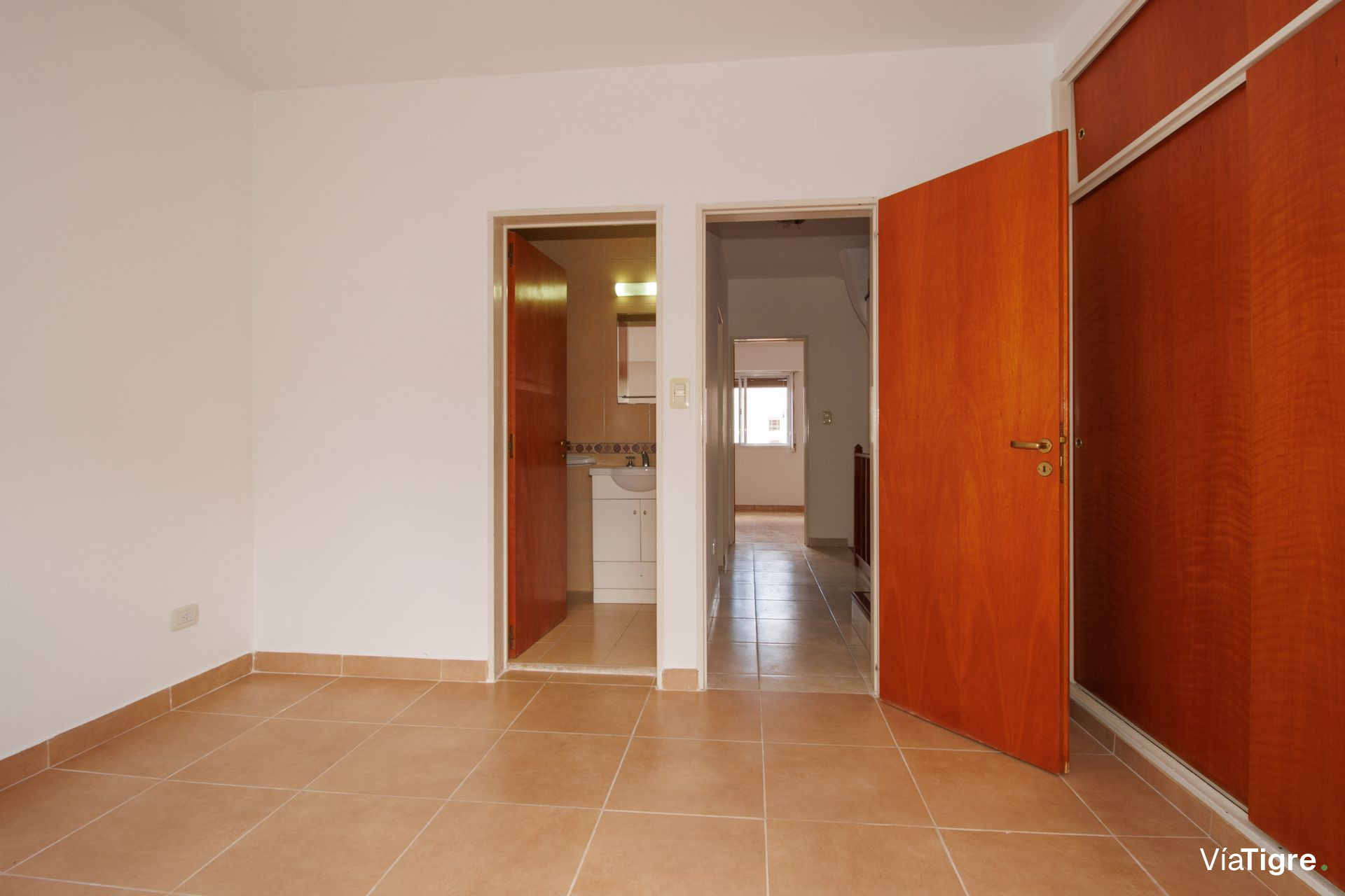triplex con cochera en munro